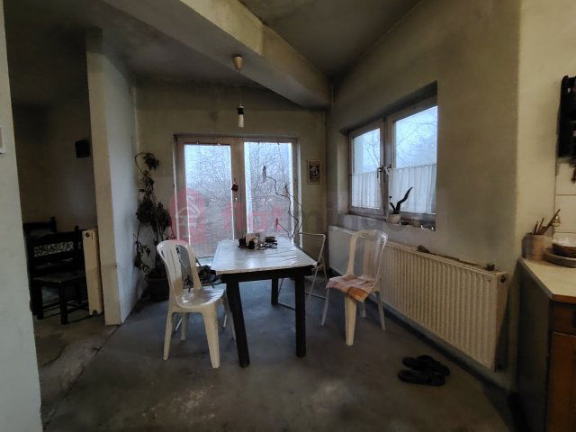 Eladó családi ház, Pécsett 69 M Ft, 5 szobás