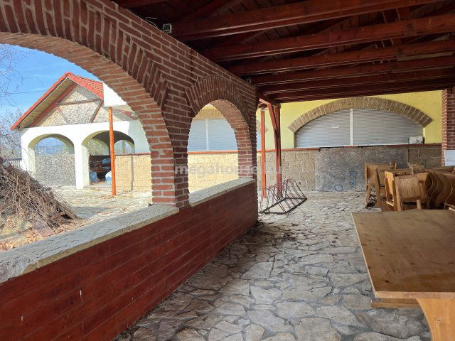 Eladó üzlethelyiség, Szántódon 120 M Ft / költözzbe.hu