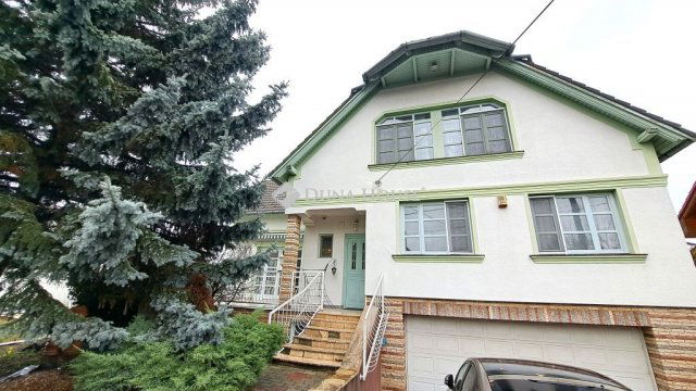 Eladó családi ház, Dunakeszin 229 M Ft, 7 szobás