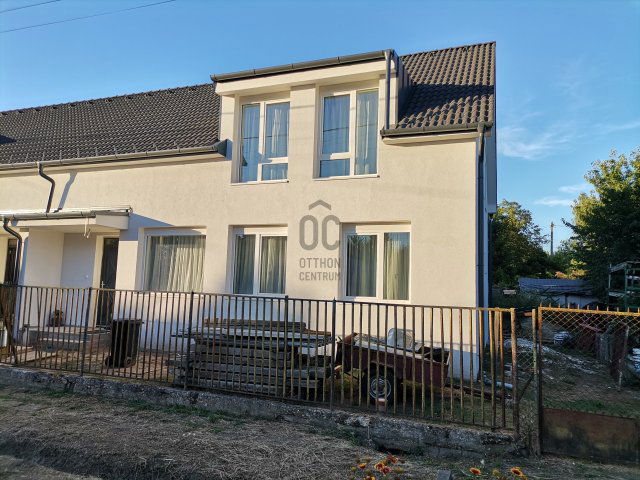 Eladó ikerház, Gödöllőn 114 M Ft, 5 szobás