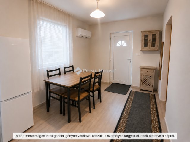 Eladó családi ház, Kiskunfélegyházán 37.4 M Ft, 2 szobás