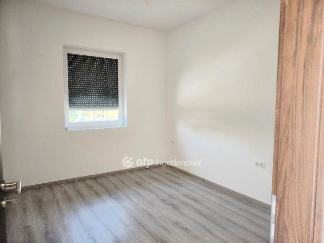 Eladó ikerház, Velencén 99.9 M Ft, 4 szobás