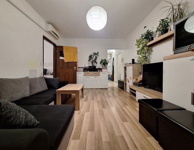 Eladó panellakás, Szegeden, Szilléri soron 64.9 M Ft, 2+2 szobás