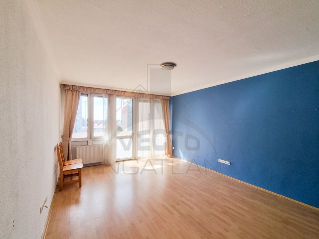 Eladó panellakás, Szombathelyen 41.9 M Ft, 3 szobás