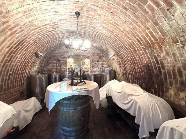 Eladó nyaraló, Zamárdiban 360 M Ft, 6 szobás