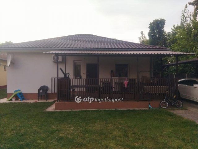 Eladó családi ház, Hajdúböszörményen 74.99 M Ft, 2+2 szobás