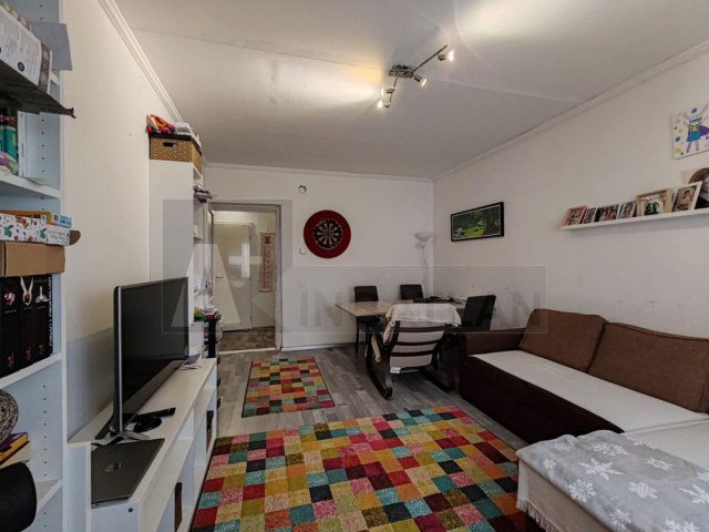 Eladó panellakás, Szegeden 49.9 M Ft, 3 szobás