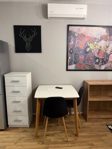 Kiadó téglalakás, albérlet, Pécsett, Antal utcában, 1 szobás