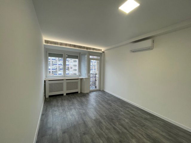 Eladó panellakás, Pécsett, Építők útján 63.9 M Ft