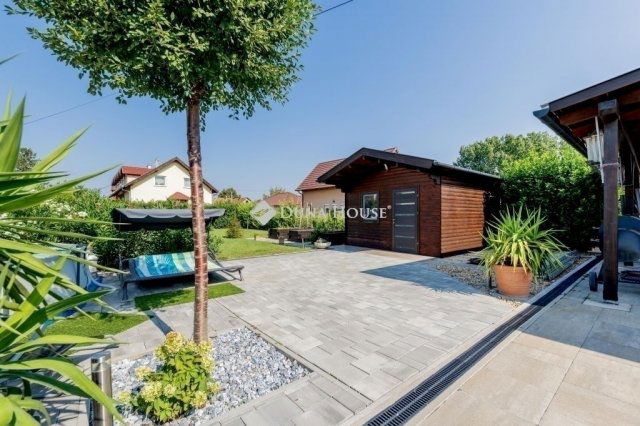 Eladó családi ház, Üllőn 299 M Ft, 6 szobás