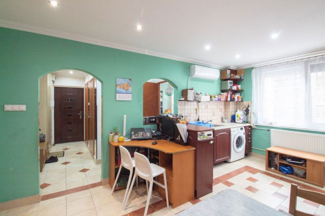 Eladó panellakás, Tatabányán 41.9 M Ft, 3+1 szobás