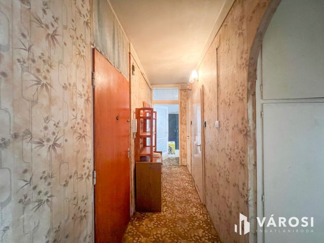 Eladó panellakás, Békéscsabán 22.5 M Ft, 2 szobás