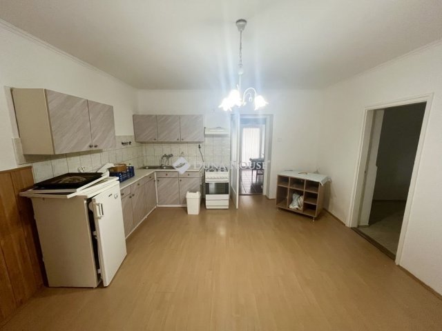 Eladó családi ház, Móron 34.9 M Ft, 2 szobás
