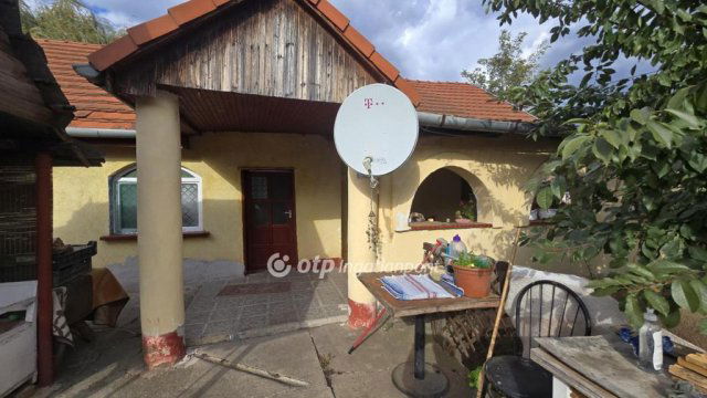 Eladó családi ház, Nádudvaron 15 M Ft, 2 szobás