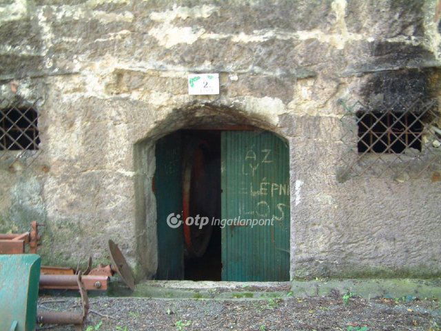 Eladó ipari ingatlan, Gyöngyösön 25 M Ft / költözzbe.hu