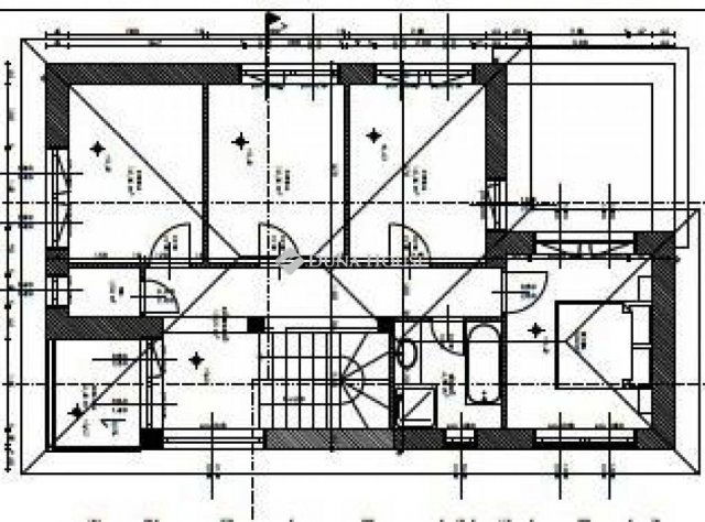 Eladó családi ház, Szegeden 180 M Ft, 1+5 szobás