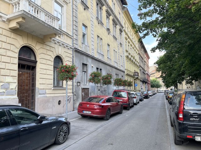 Eladó téglalakás, VII. kerületben, Alsó erdősor utcában