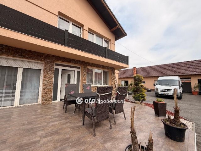 Eladó családi ház, Kiskőrösön 79.5 M Ft, 3+1 szobás