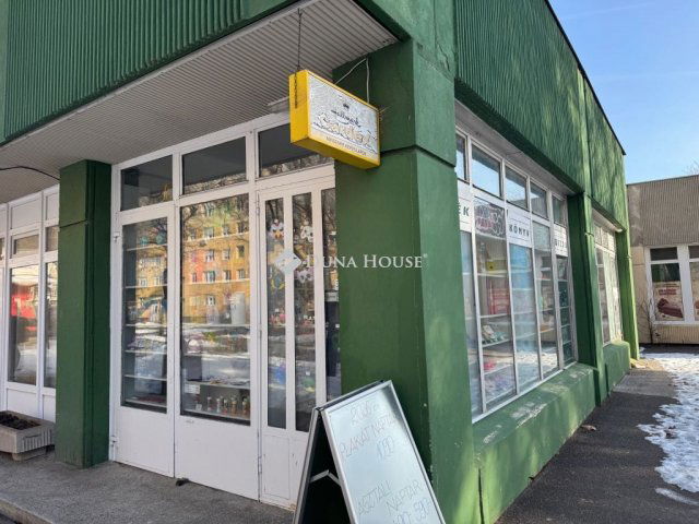 Eladó üzlethelyiség, Nyíregyházán, Ungvár sétányon 30 M Ft