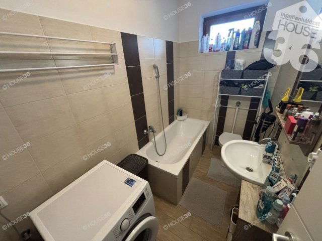 Eladó családi ház, Kecskeméten 99.99 M Ft, 6 szobás