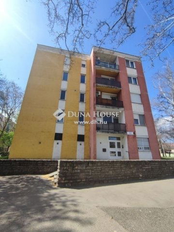 Eladó téglalakás, Kecskeméten 35.99 M Ft, 2 szobás