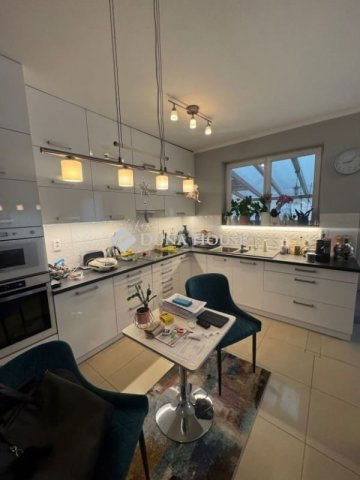 Eladó ikerház, Debrecenben 150 M Ft, 6 szobás