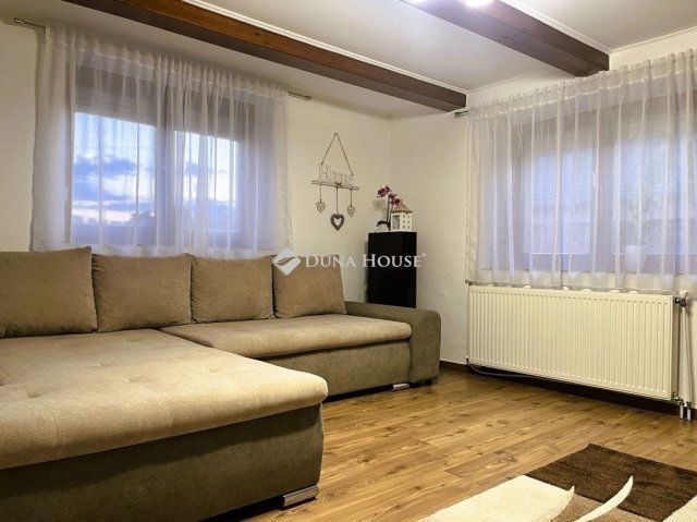 Eladó családi ház, Bugyin 98 M Ft, 4 szobás