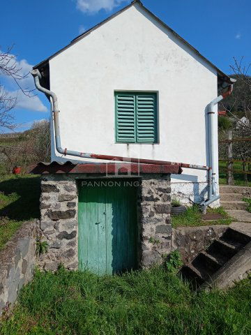 Eladó telek, Somlószőlősön 7.9 M Ft / költözzbe.hu