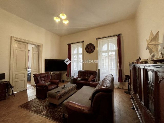 Eladó téglalakás, Budapesten, VI. kerületben 94.95 M Ft