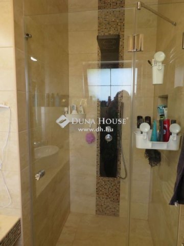 Eladó családi ház, Pátyon 139.8 M Ft, 6 szobás