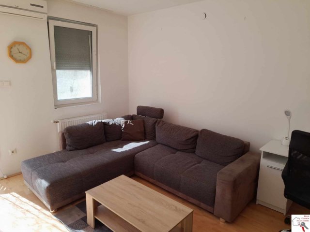 Kiadó téglalakás, albérlet, Pécsett 200 E Ft / hó, 2 szobás