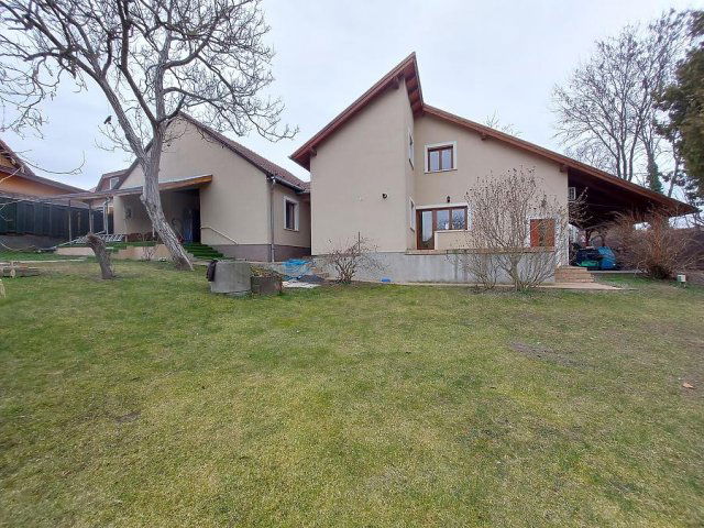 Eladó családi ház, Gödön 129.9 M Ft, 6 szobás