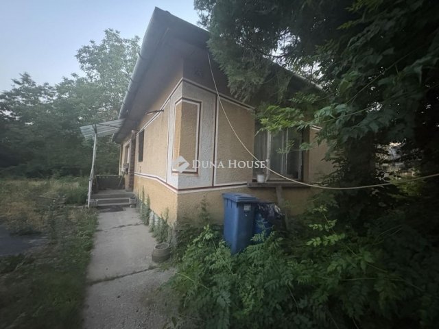 Eladó családi ház, Dánszentmiklóson 21.5 M Ft, 2 szobás