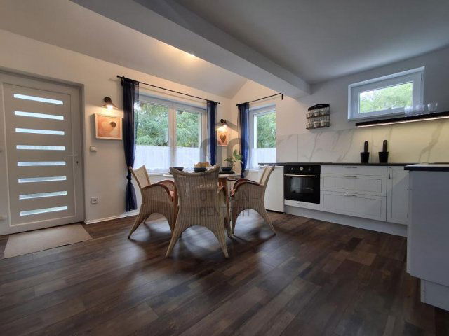 Eladó családi ház, Cegléden 56.5 M Ft, 2 szobás