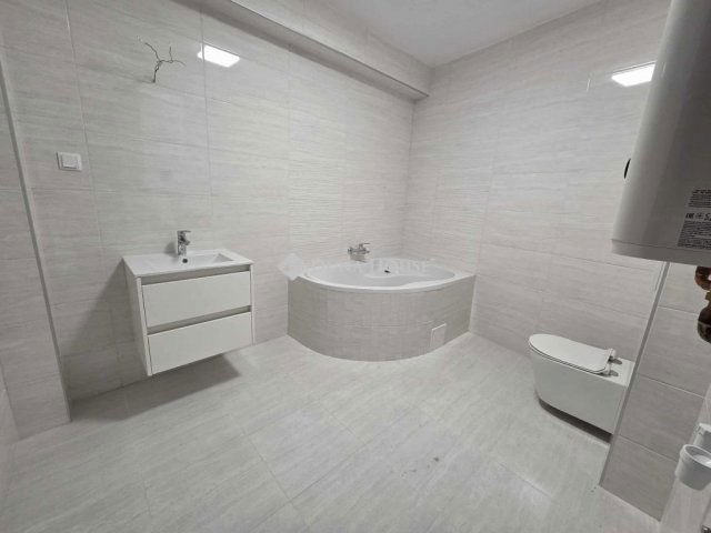 Eladó téglalakás, Szegeden 114.9 M Ft, 3 szobás