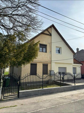 Eladó ikerház, Budapesten, XVI. kerületben 129 M Ft, 4+1 szobás