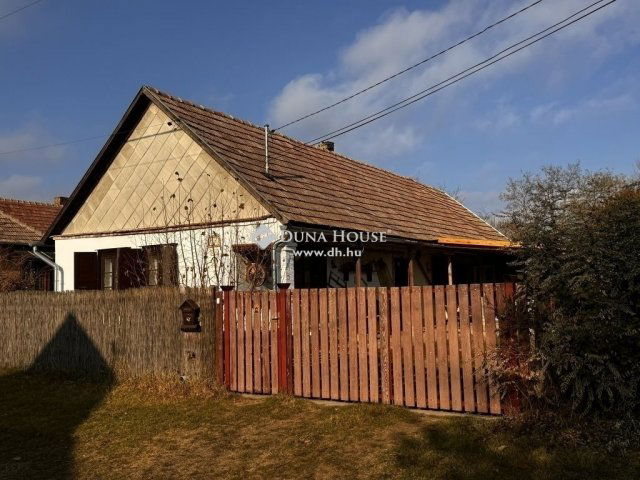 Eladó családi ház, Tápióságon 35 M Ft, 2 szobás