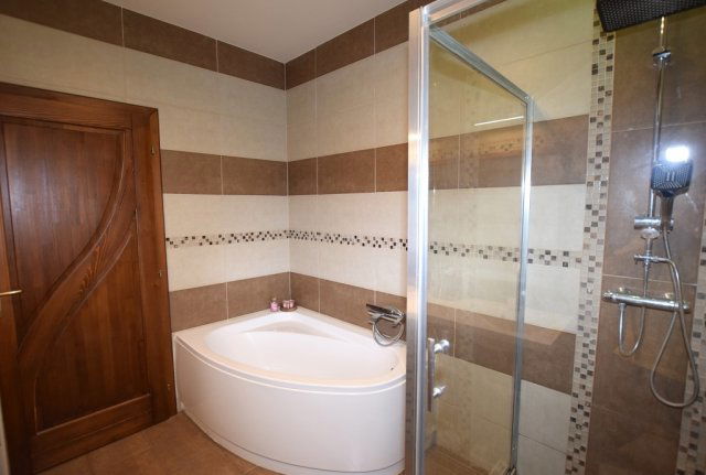 Eladó családi ház, Debrecenben 129 M Ft, 4 szobás