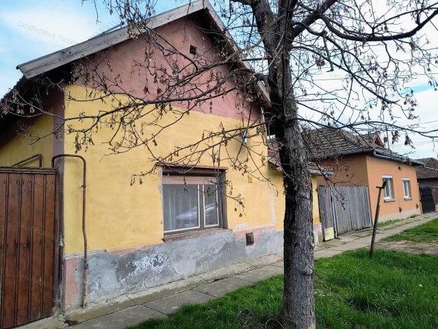 Eladó családi ház, Törökszentmiklóson 9.35 M Ft, 2 szobás