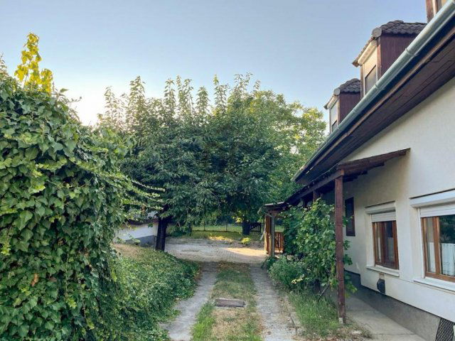 Eladó családi ház, Balatonkenesén 97 M Ft, 4 szobás