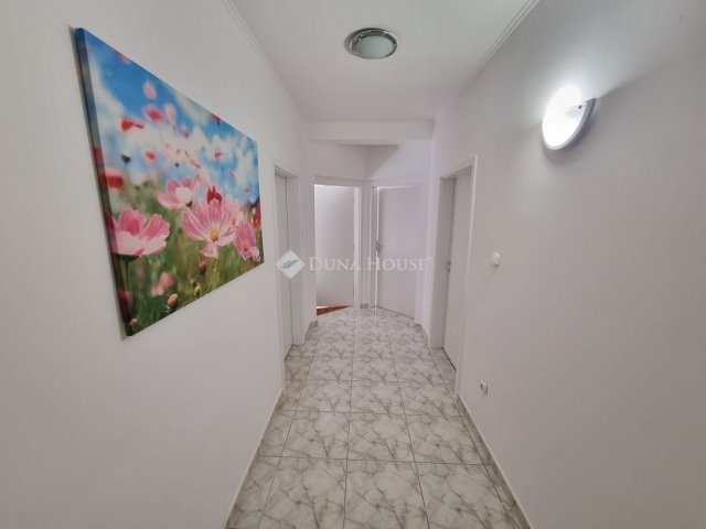 Eladó családi ház, Kápolnásnyéken 189 M Ft, 6 szobás