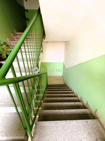 Eladó téglalakás, Mohácson 59.5 M Ft, 5 szobás