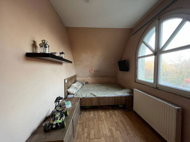 Eladó családi ház, Székesfehérvárott 99.9 M Ft, 7 szobás