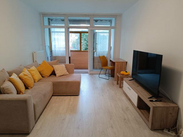 Kiadó panellakás, albérlet, Pécsett 180 E Ft / hó, 2 szobás