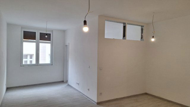 Eladó téglalakás, Budapesten, VI. kerületben 84 M Ft, 2 szobás