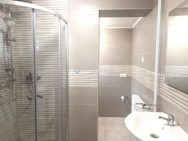 Eladó családi ház, Gyulán 23.5 M Ft, 1 szobás