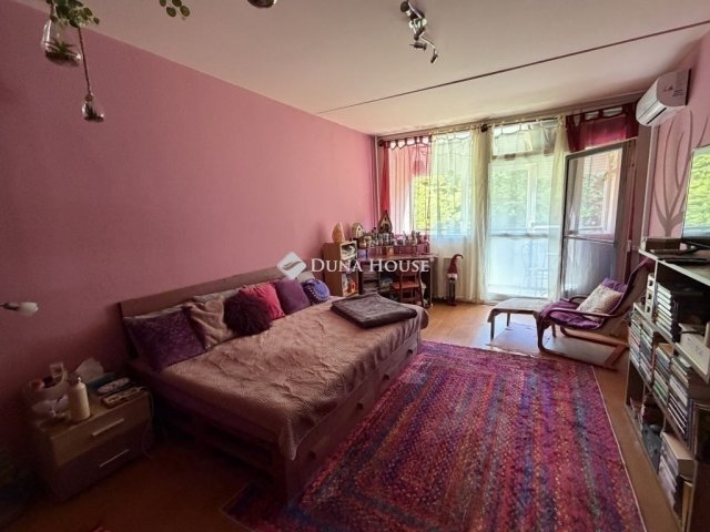 Eladó panellakás, Pécsett 43.9 M Ft, 2 szobás