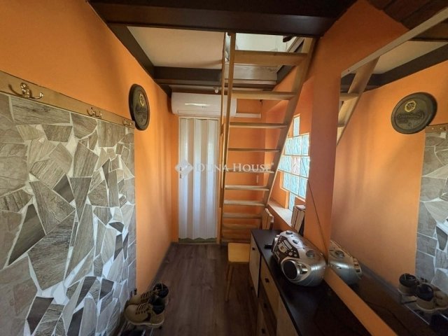 Eladó családi ház, Gombán 23.9 M Ft, 1 szobás