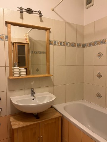 Kiadó téglalakás, albérlet, III. kerületben, Nánási úton