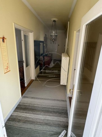 Eladó családi ház, Gyulán 76.5 M Ft, 6 szobás